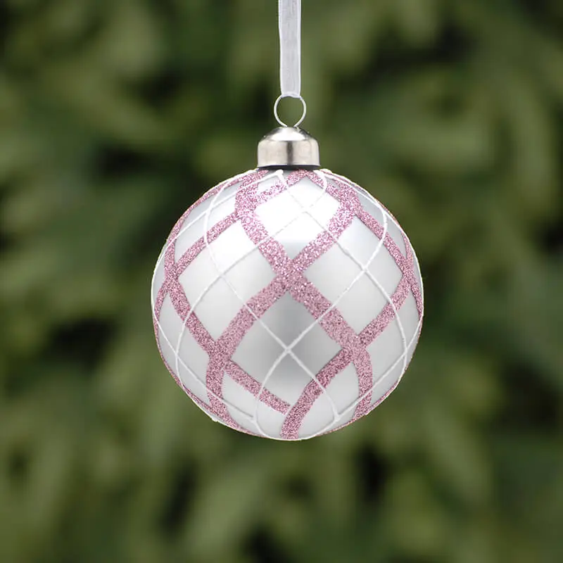 P039177 Festive 8cm matte grey glass bauble – blush pink tartan